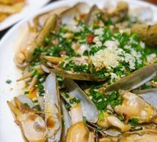 Scallion and Ginger Clams