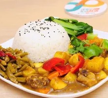 咖喱鸡块饭