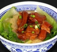 Pork Knuckle Noodles