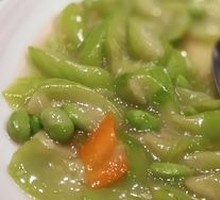Loofah and Edamame Stir-Fry