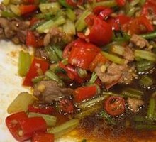 Xiang-Style Stir-Fried Beef with Green Peppers