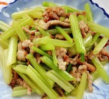 Stir-fried celery with pork
