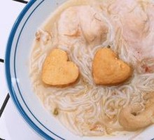 Chicken and Chicken Wing Soup with Small Pot Rice Noodles
