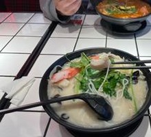 Fried Fish with Broth and Small Pot Rice Noodles