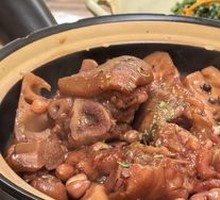 Braised Pork Trotter with Lotus Root