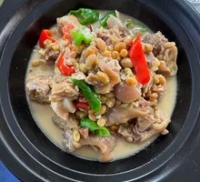 Salted Soybeans Stewed Pig's Feet