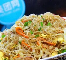 Duck Leg Egg Fried Rice Noodles