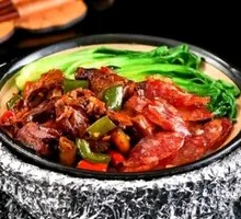 Spicy Chicken and Sausage Baozi Rice