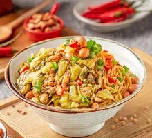 Sour Pickled Beans with Minced Pork Noodles