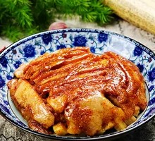 Steamed Pork with Rice Noodles