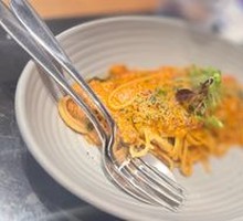 Garlic Butter Lobster Linguine