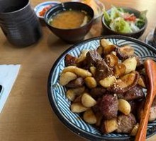 Sizzling Garlic Beef Cubes