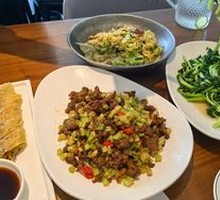 Stir-Fried Beef with Yellow Onion