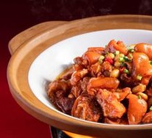 Braised Pig's Feet with Soybeans