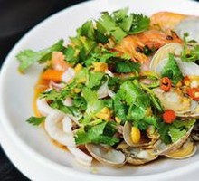 Chaozhou-style Seafood with Dipping Sauce (Shareable)