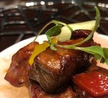 Crisp Pea Honey Pepper Wagyu Bites