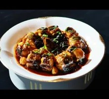 Black Gold Garlic Braised Eel