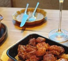 Sizzling Garlic Beef