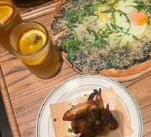 Double Cheese Truffle Egg Crisp Pizza