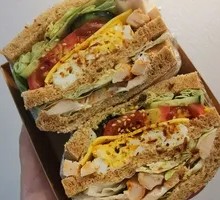 全麦鸡肉三明治