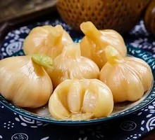 Sweet Pickled Garlic