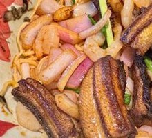 Shrimp and Eel Noodles with Pork Strips