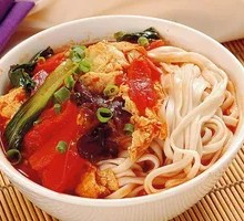 Tomato and Egg Noodle Soup