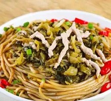 Snow Cabbage and Pork Noodles