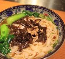Wood Ear Mushroom and Pork Noodles