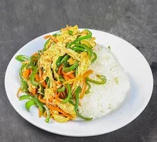 Egg and Green Pepper Rice Bowl
