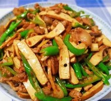 Green Pepper and Tofu Shreds with Pork
