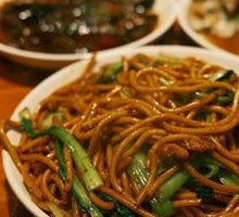 Stir-Fried Noodles with Pork and Chinese Cabbage