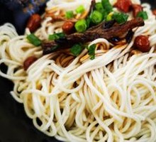 Old Shanghai Scallion Oil Noodles