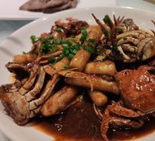 Stir-fried hairy crab with rice cakes
