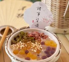 Ice Tofu with Small Dumplings