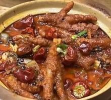 Braised Chicken Feet in Clay Pot