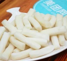 Scallion Stir-fried Squid with Rice Noodles