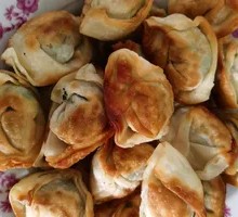 Pan-fried Chinese Dumplings with Shepherd's Purse and Pork