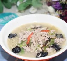 Ginseng Pigeon Noodle Soup