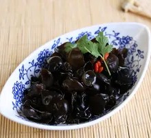 Cold-mixed black fungus