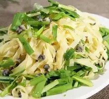 Leek and Tofu Skin Salad