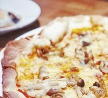 Bacon Mushroom Thin Crust Pizza