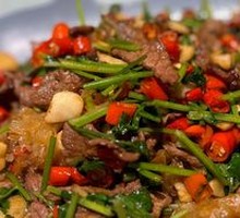 Stir-Fried Beef with Yellow Onion