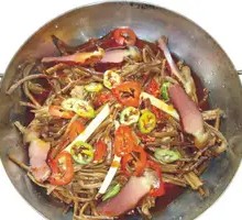 Dry Pot Chicken with Tree Mushroom