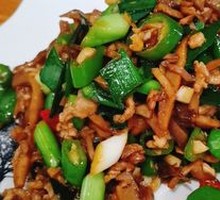Stir-fried Pork with Smoked Bamboo Shoots