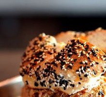 Shredded Pork Bagel
