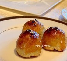 Sesame Barbecue Pastry