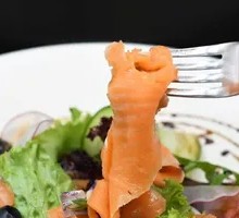 Smoked Salmon Vegetable Salad