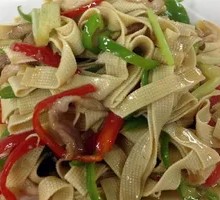 Green Pepper Stir-fried Tofu Skin