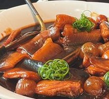 Braised Eel with Single Garlic and Honey Dates